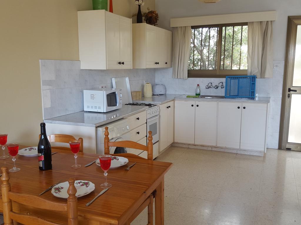 Arilena Holiday Apartments Paphos Exterior photo